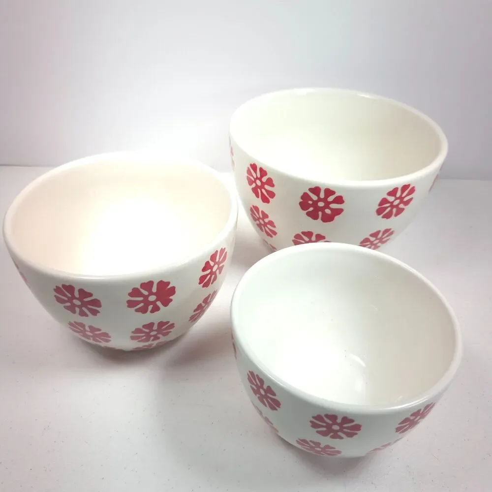 Crate & Barrel Scandia Snowflake Nesting Bowls Set of 3 Ceramic